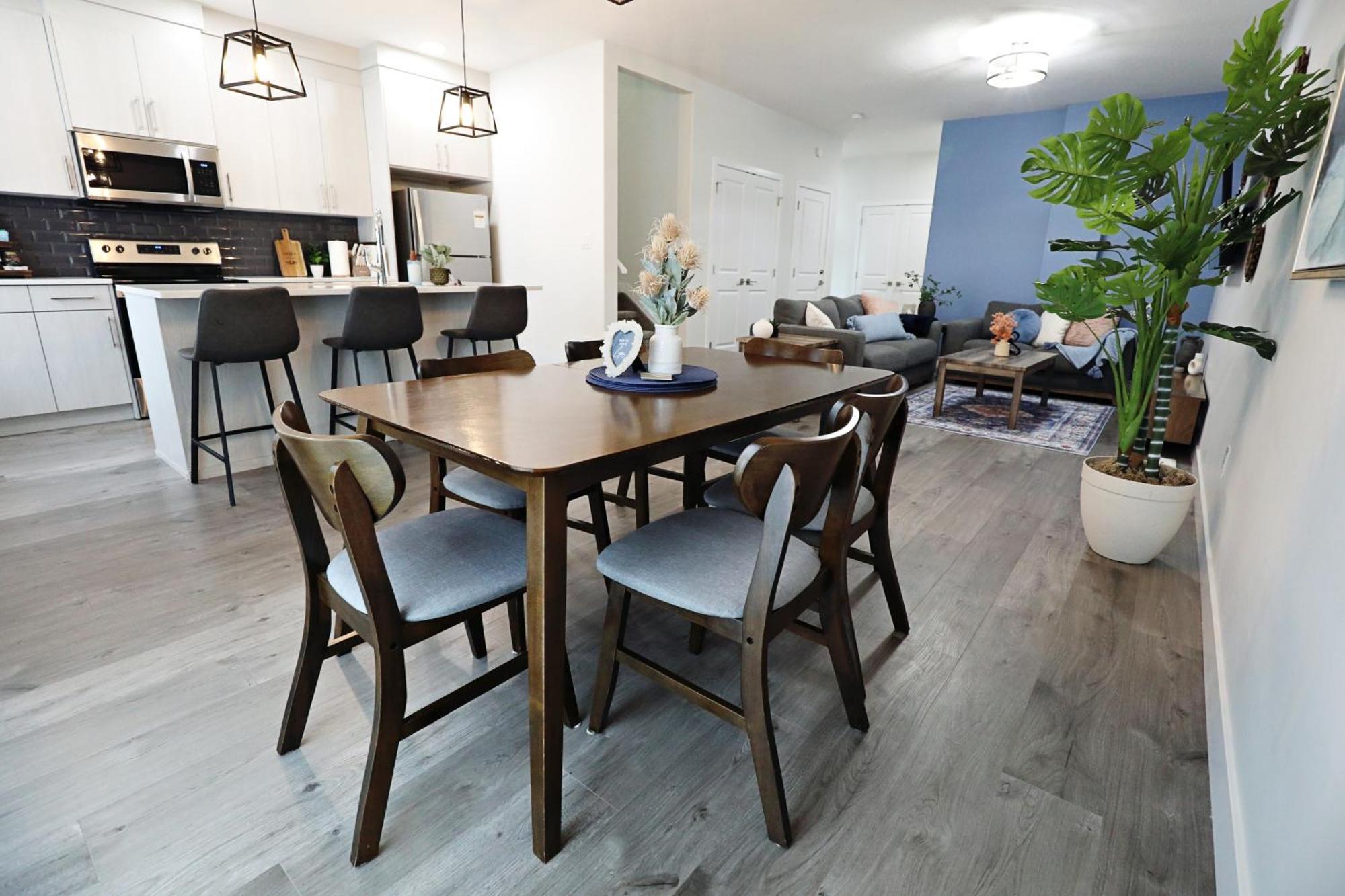 Beautiful Home With 4 King Beds,Airport,Disney+ Edmonton Luaran gambar