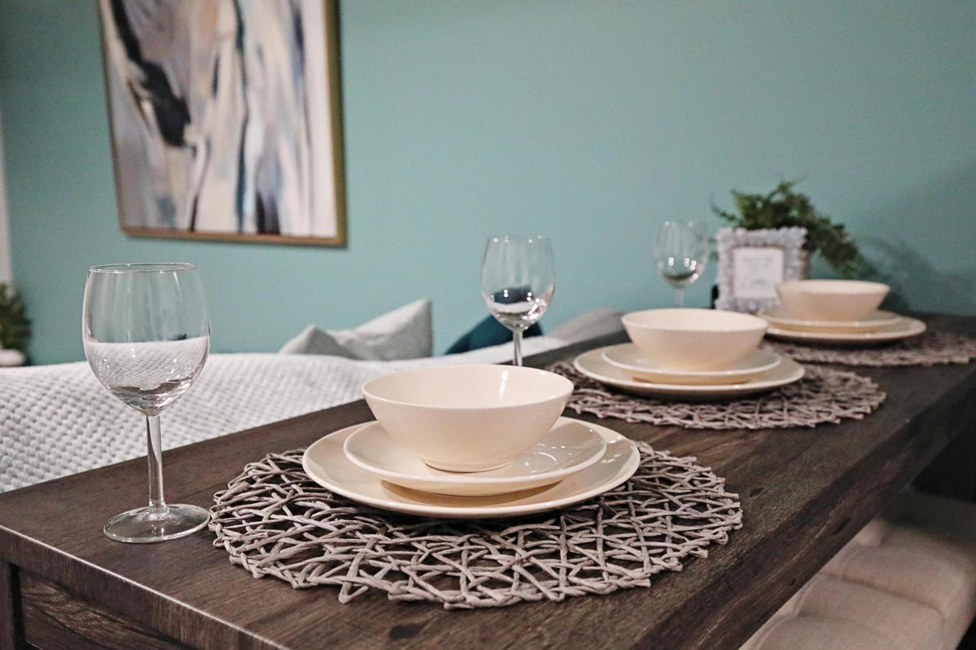 Beautiful Home With 4 King Beds,Airport,Disney+ Edmonton Luaran gambar