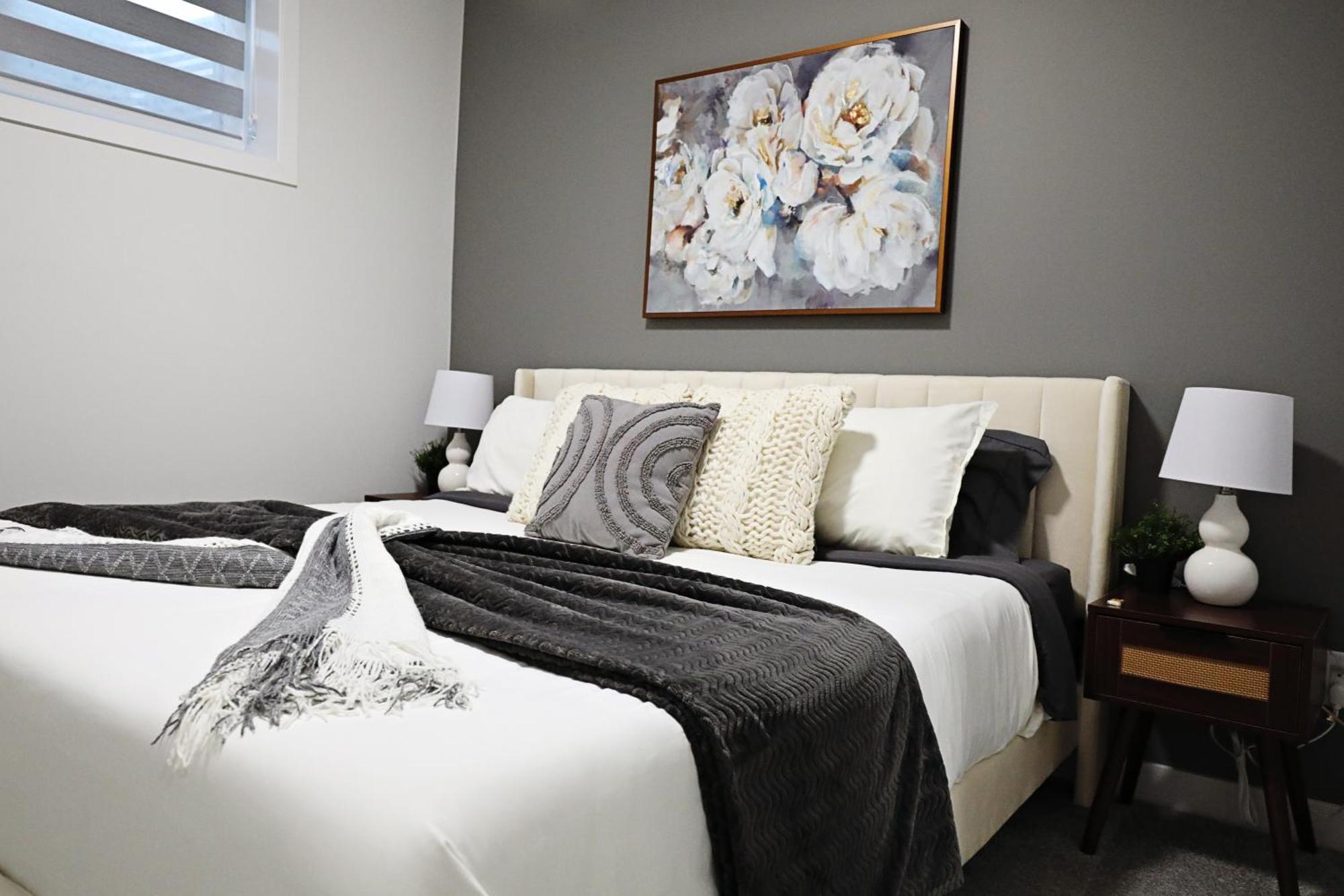 Beautiful Home With 4 King Beds,Airport,Disney+ Edmonton Luaran gambar