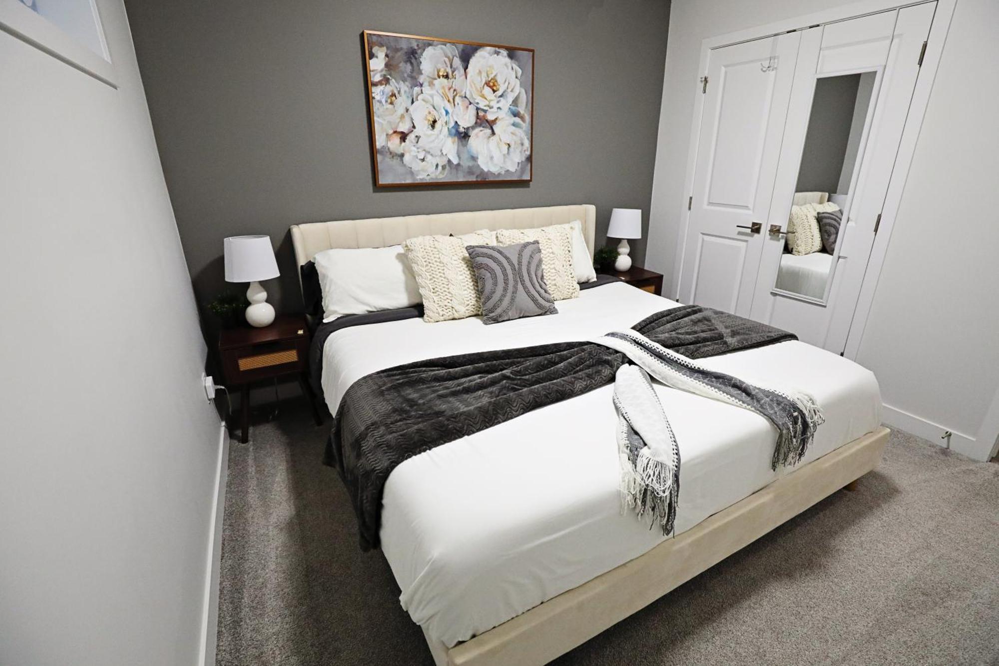 Beautiful Home With 4 King Beds,Airport,Disney+ Edmonton Luaran gambar