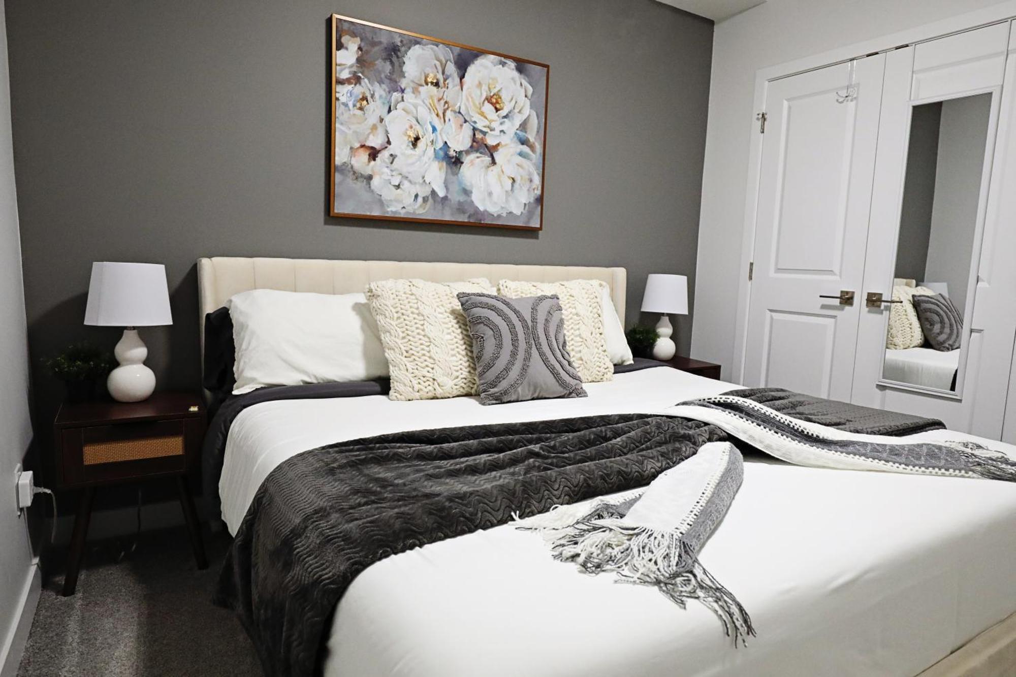 Beautiful Home With 4 King Beds,Airport,Disney+ Edmonton Luaran gambar