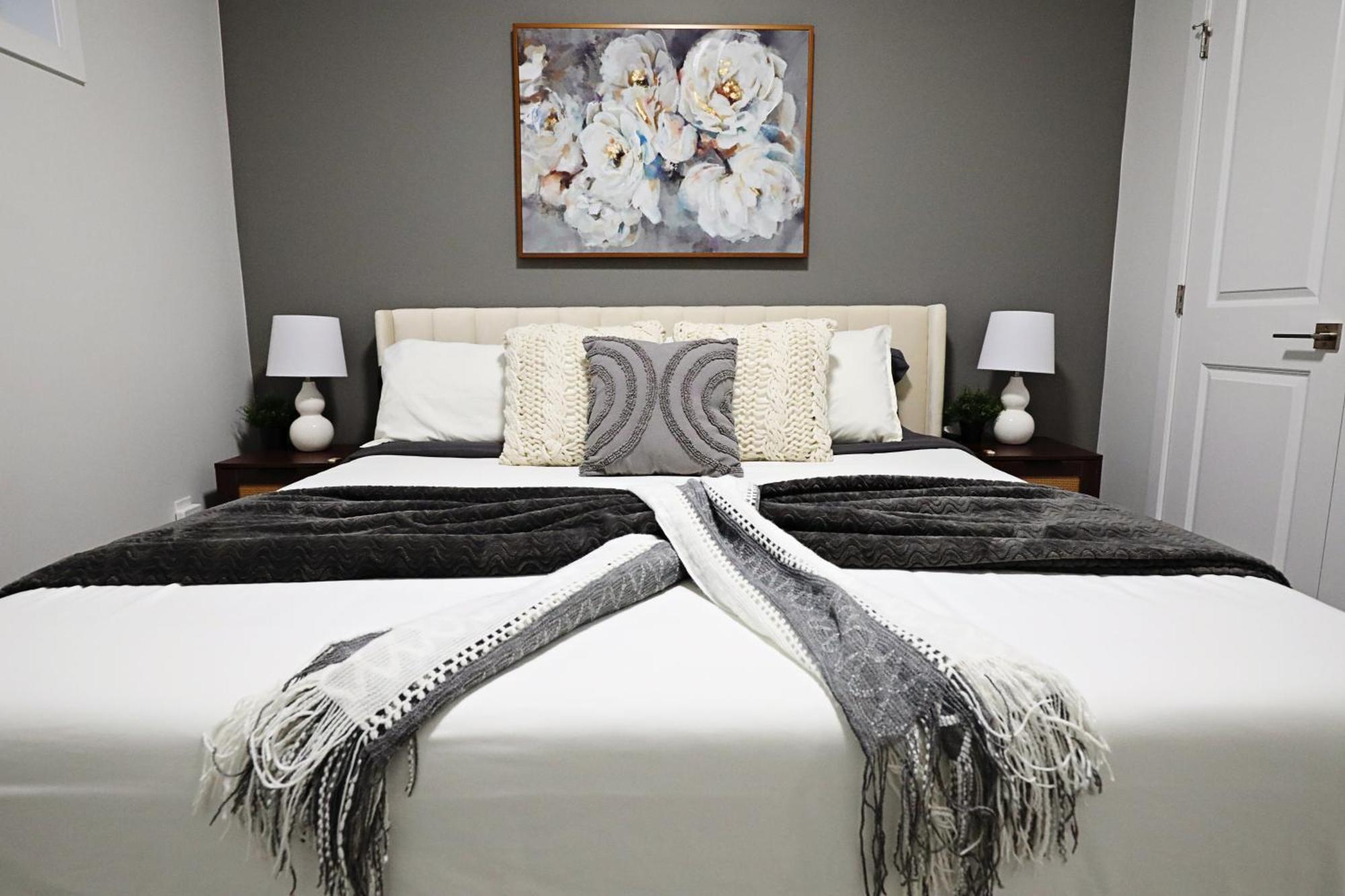 Beautiful Home With 4 King Beds,Airport,Disney+ Edmonton Luaran gambar