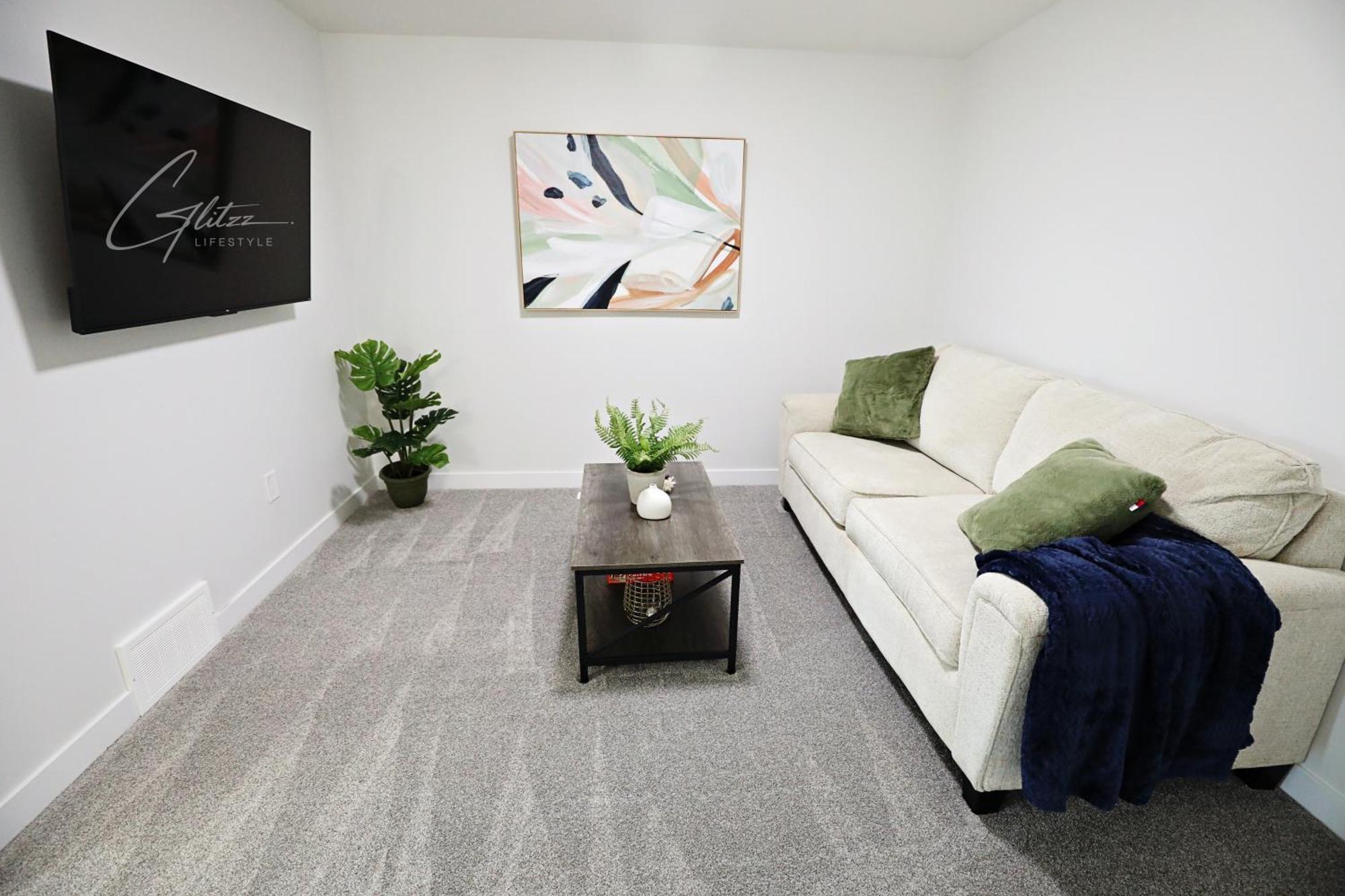 Beautiful Home With 4 King Beds,Airport,Disney+ Edmonton Luaran gambar