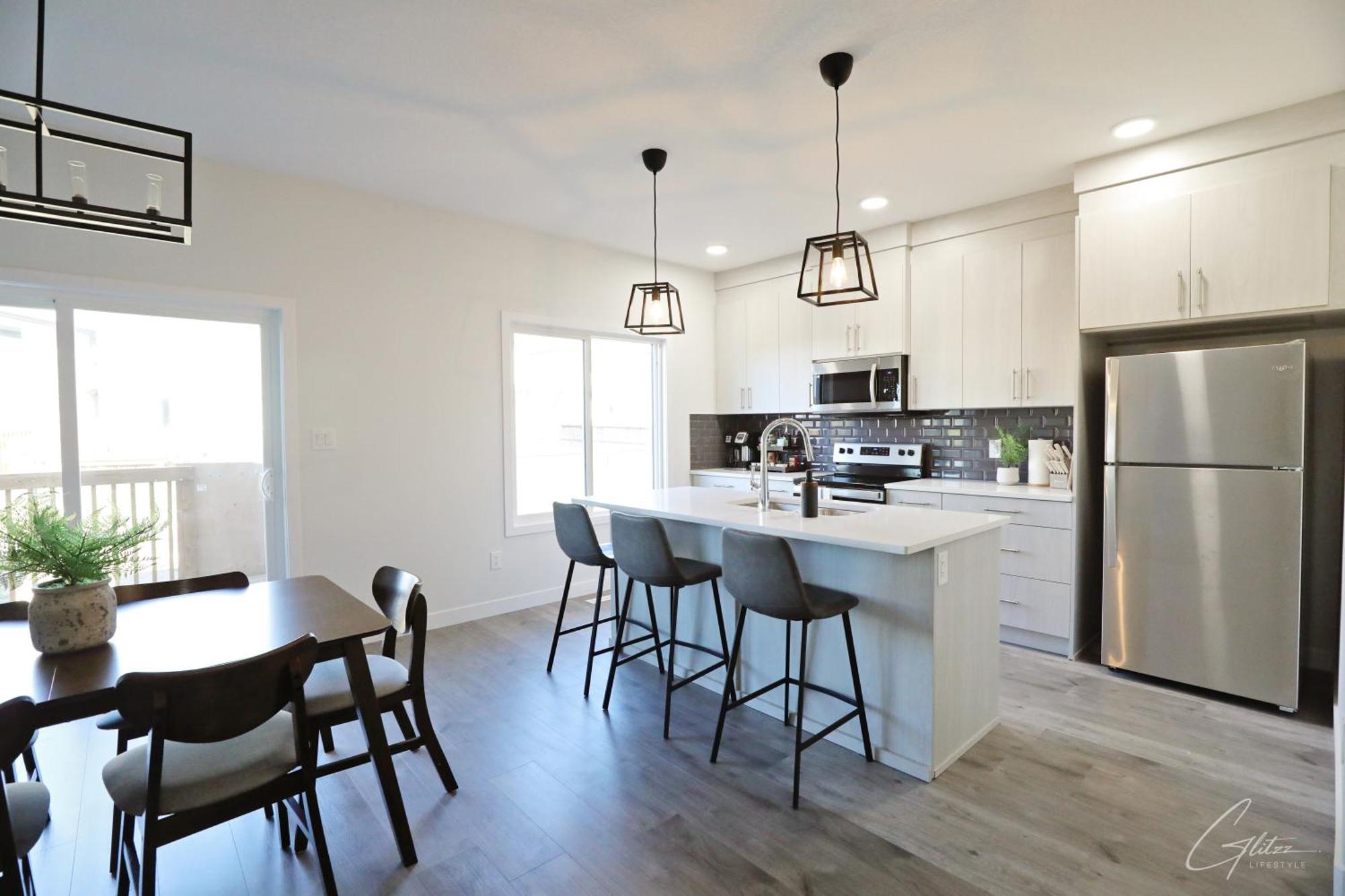 Beautiful Home With 4 King Beds,Airport,Disney+ Edmonton Luaran gambar