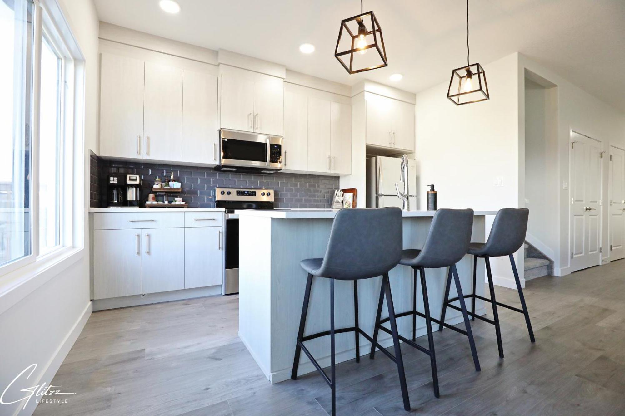 Beautiful Home With 4 King Beds,Airport,Disney+ Edmonton Luaran gambar
