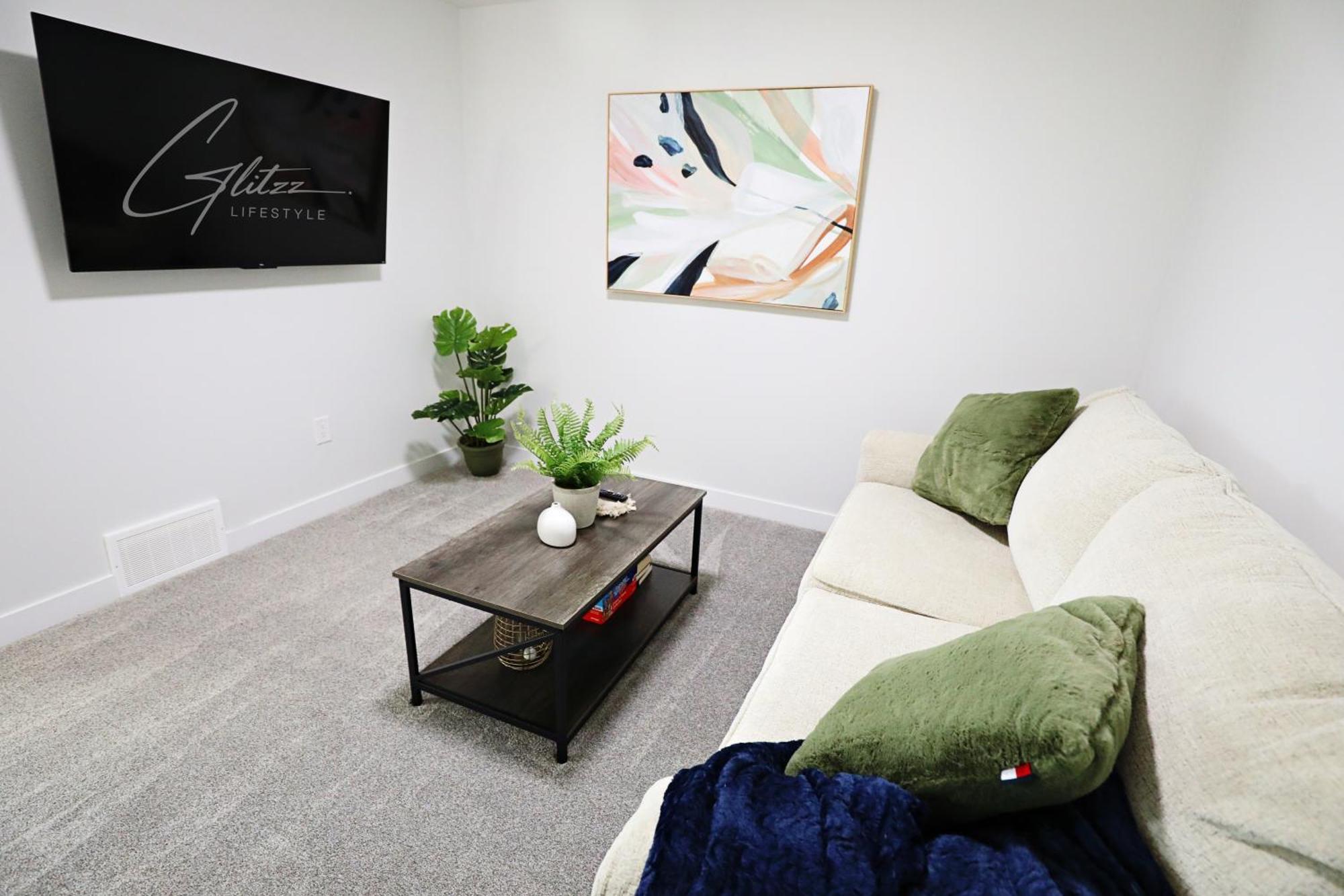 Beautiful Home With 4 King Beds,Airport,Disney+ Edmonton Luaran gambar